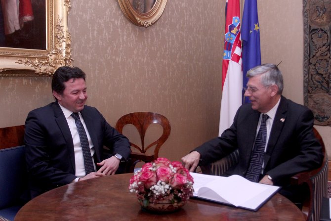 Zagreb Büyükelçisi Tuta Meclis Başkanı Reiner ile görüştü