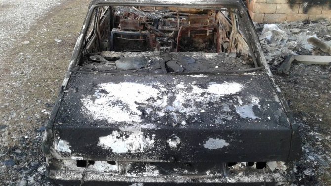 Göl kenarına bırakılan otomobil yanmış halde bulundu