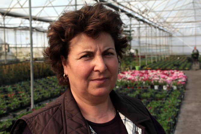 Çiçek tutkusu "kadınlara" umut oldu