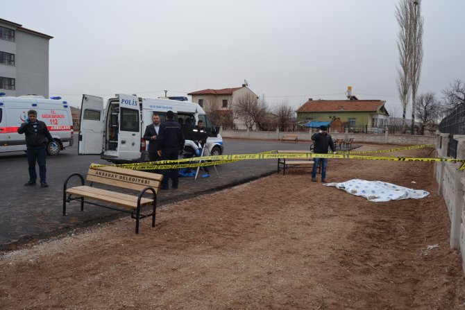 Liseli kız arkadaşını öldürüp kendini vurdu