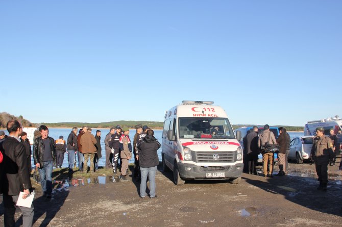 Terkos Gölü'nde alabora olan tekne