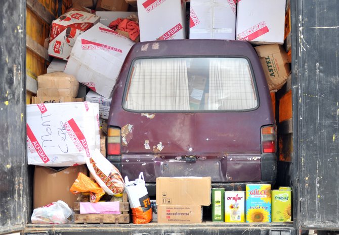 Minibüsünü Bayırbucak Türkmenlerine yolladı