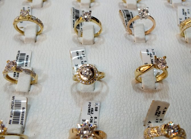 Sevgililer gününde ‘tek taş’ tek geçiliyor