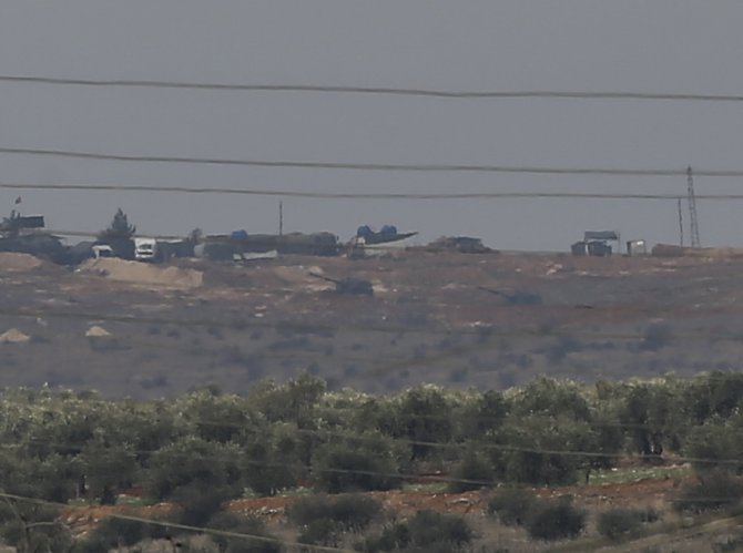 TSK, Azez'deki PYD mevzilerini ateş altına aldı