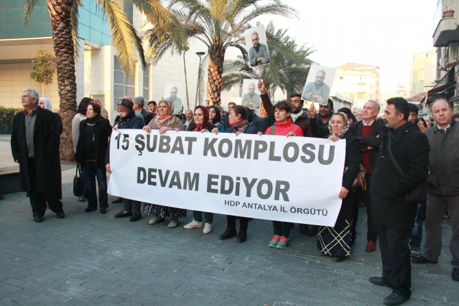 Antalya'da izinsiz gösteriye polis müdahalesi