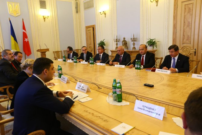 Davutoğlu, Ukrayna Parlamentosu Başkanı Groysman ile görüştü