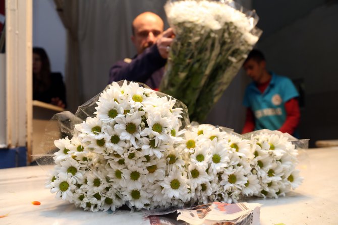 Çiçekçiler 14 Şubat'tan umduğunu bulamadı