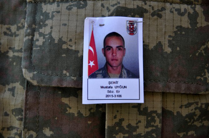 İnsan kaçakçılarına müdahale eden askerin şehit olması