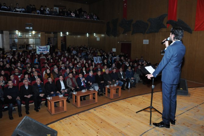 Kırşehir'de "Aşk Kalbe Düşünce Aşıkpaşa" söyleşisi düzenlendi
