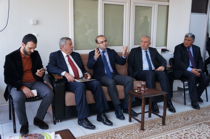 TBMM Dışişleri Komisyonu Başkanı Özhan, sığınmacılarla buluştu