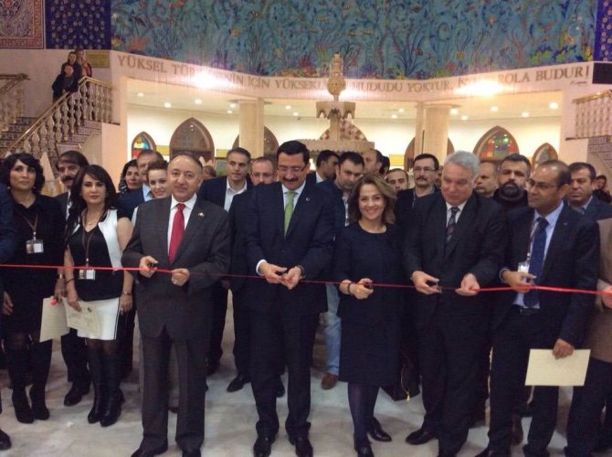 Afgan ressam sanatseverlerle buluştu