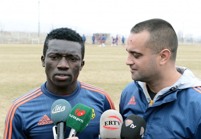 Alima Yeni Malatyasporlu futbolcu Azubuike: