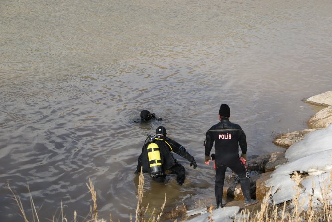 Erzurum'da Çoruh Nehri'ne düşen çocuk