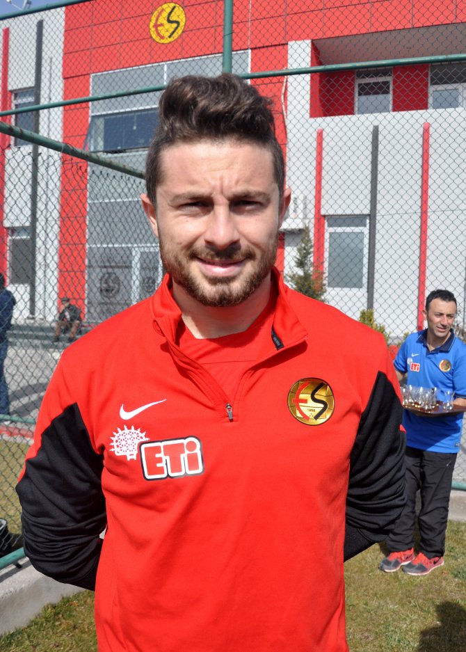 Eskişehirsporlu futbolcu Kaan Kanak: