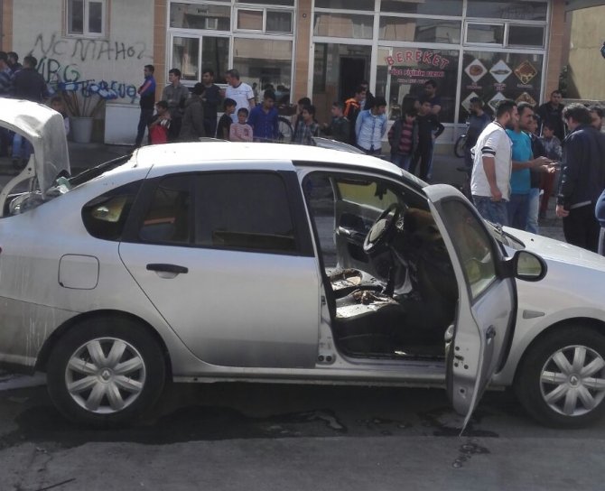 Mersin'de resmi araca molotofkokteylli saldırı