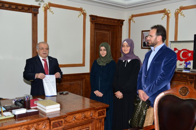 Öğrencilerden Türkmenler için duygulandıran yardım