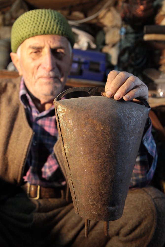 Ömrünü çan yapımına adadı