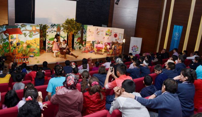 Özel öğrenciler "engelsiz tiyatro" keyfi yaşadı