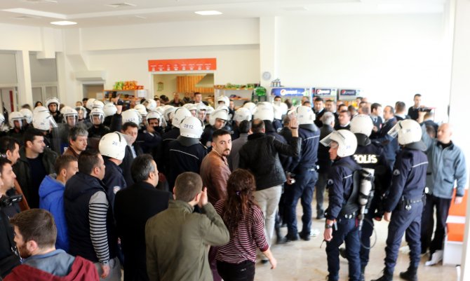 Anadolu Üniversitesi'nde gerginlik