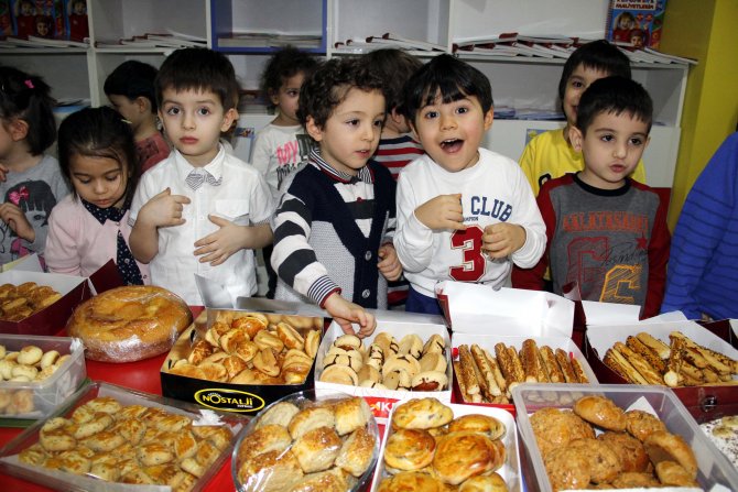 Minik ellerden güvenlik güçlerine ikram