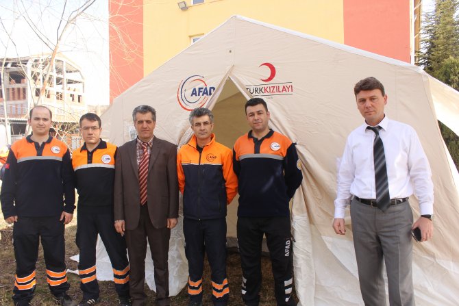 AFAD ve Türk Kızalayından yanmaz kumaştan afet çadırı