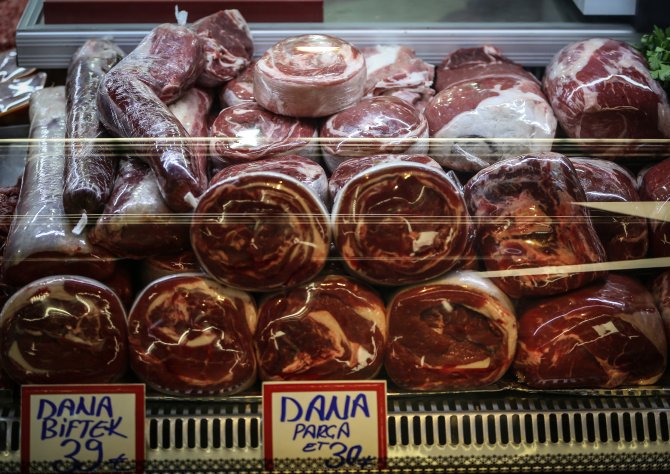 Kırmızı ette "tavan fiyat"a uyup indirime gittiler