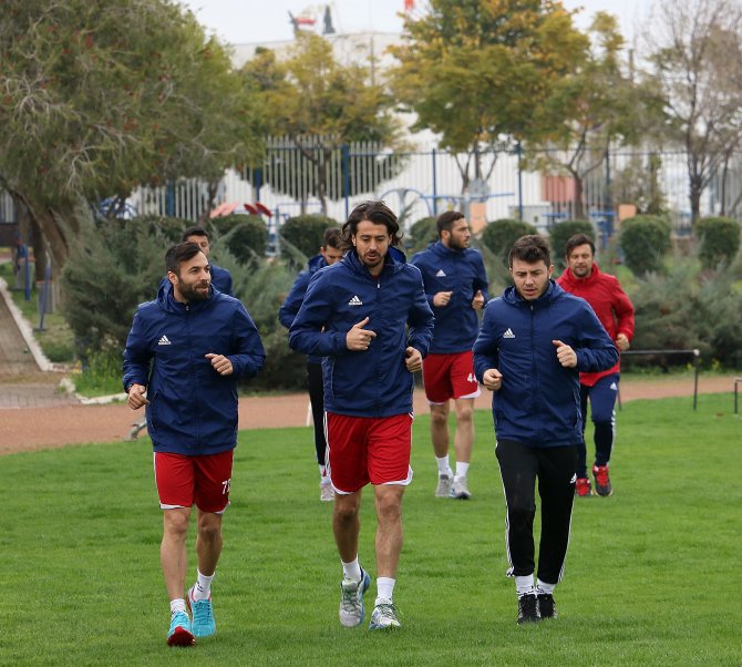 Mersin İdmanyurdu futbolcusu Sinan Kaloğlu: