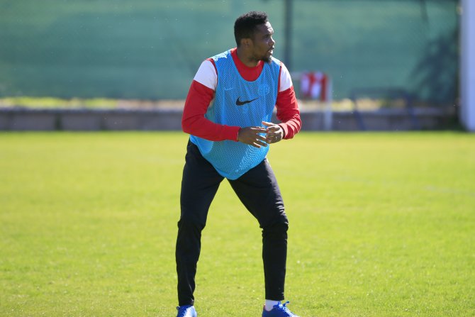 Antalyaspor'un forvet oyuncusu Ömer Şişmanoğlu: