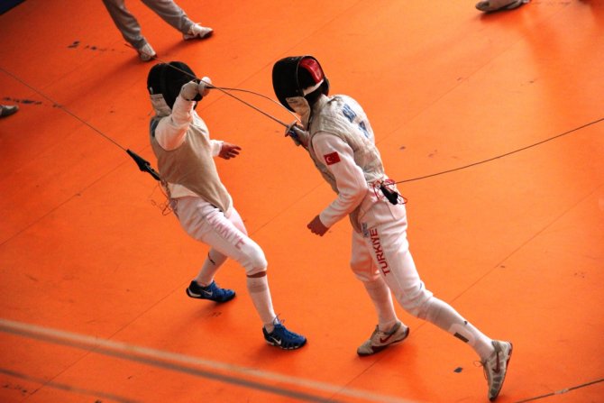 Eskrim milli takımı Ankara’da kampa girdi