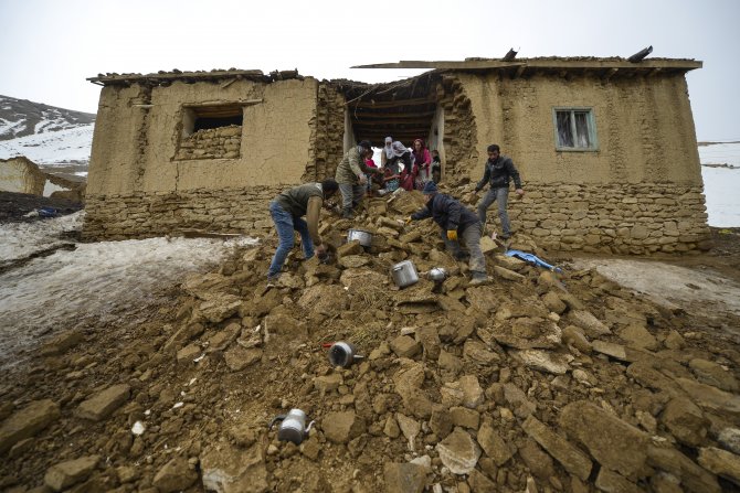 Mutfaktan kaya parçası geçti