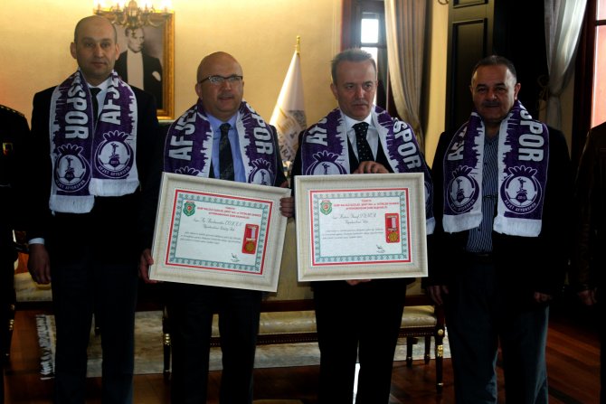 Afyonkarahisar'da maç geliri şehit ailelerine verildi