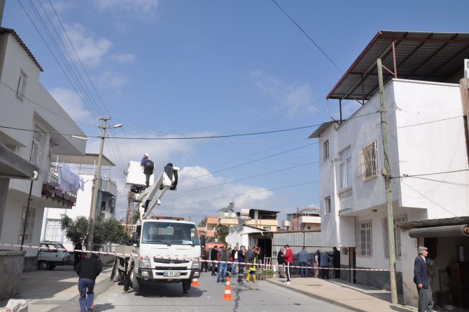 Mersin'de elektrik akımına kapılan işçi yaralandı