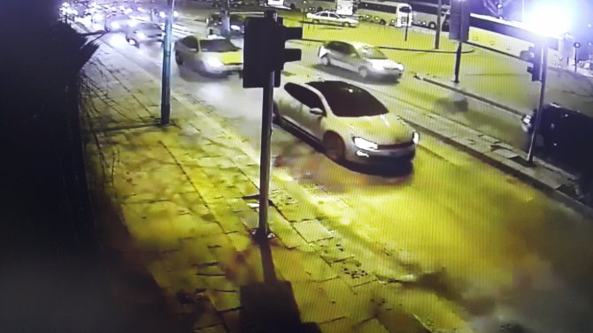 Başkent'te teröristlerin ilk hedefi polisti