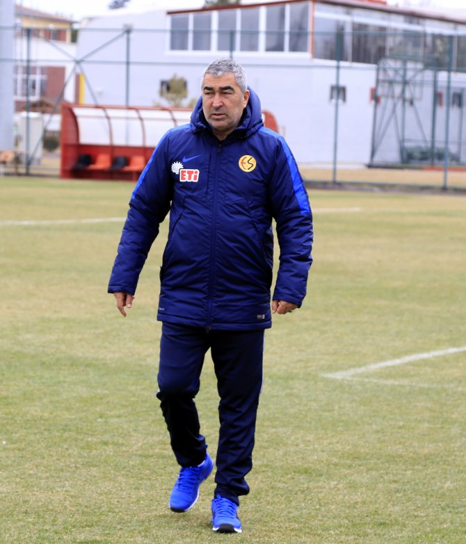 Eskişehirspor Teknik Direktörü Aybaba: