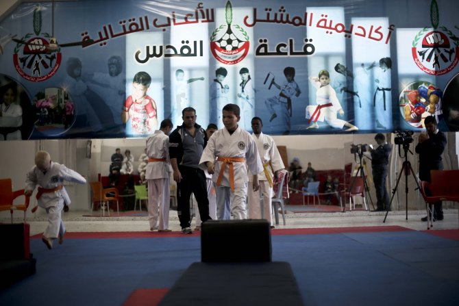 Gazzeli görme engelli çocuğun müzik ve spor aşkı