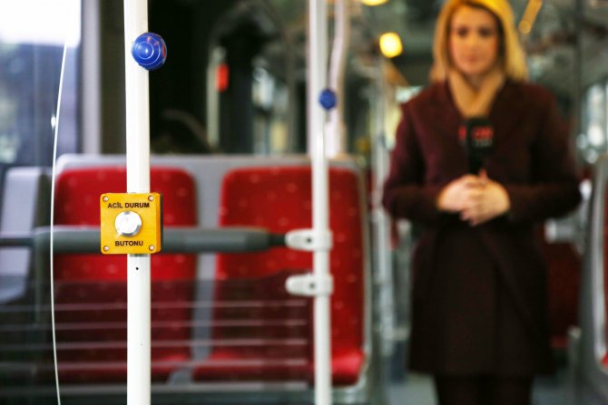 "Panik butonlu" metrobüsler yollarda