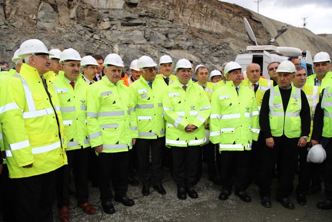 "Akdağmadeni Mevkii T-9 Tünelinin Işığa Kavuşturulması Töreni" (1)