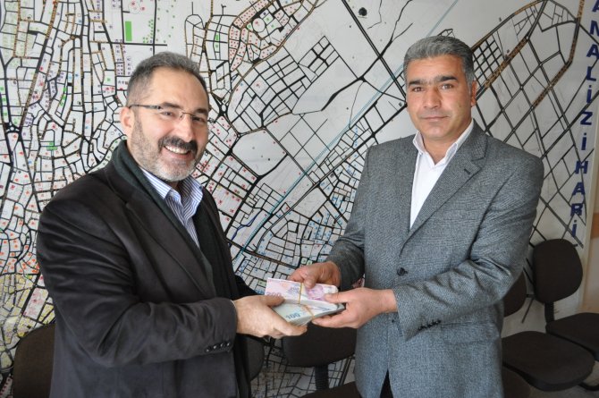 Bulduğu 28 bin 800 lirayı sahibine teslim etti