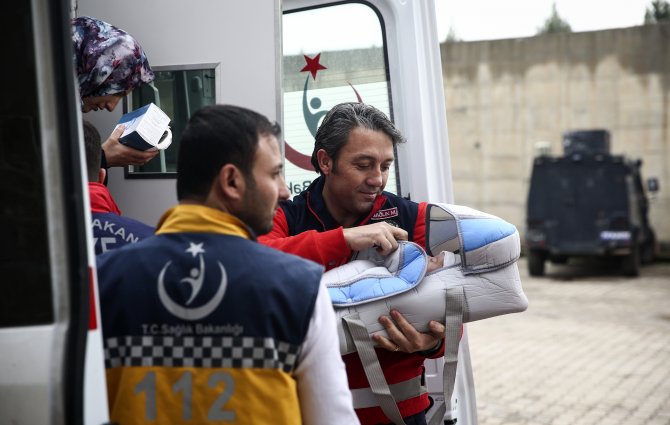 İdil'de dördüz bebeklerin imdadına zırhlı ambulans yetişti