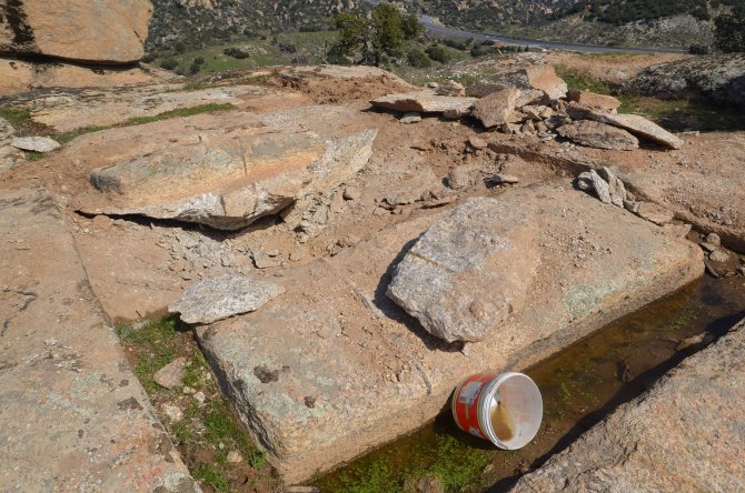 Kral mezarında kaçak kazı iddiası