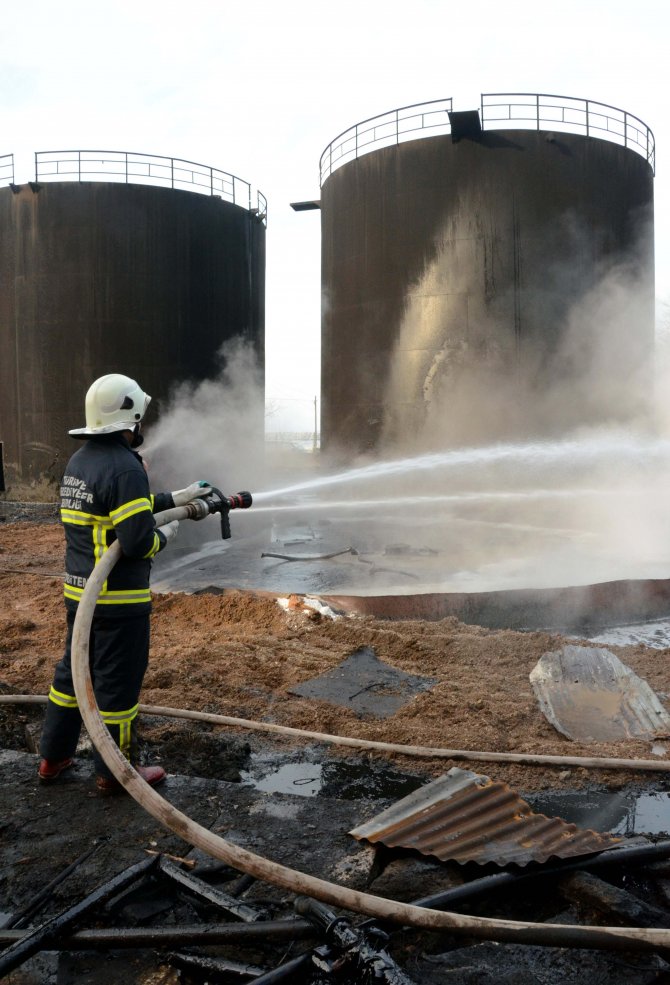 Zonguldak'da zift tankı alev aldı