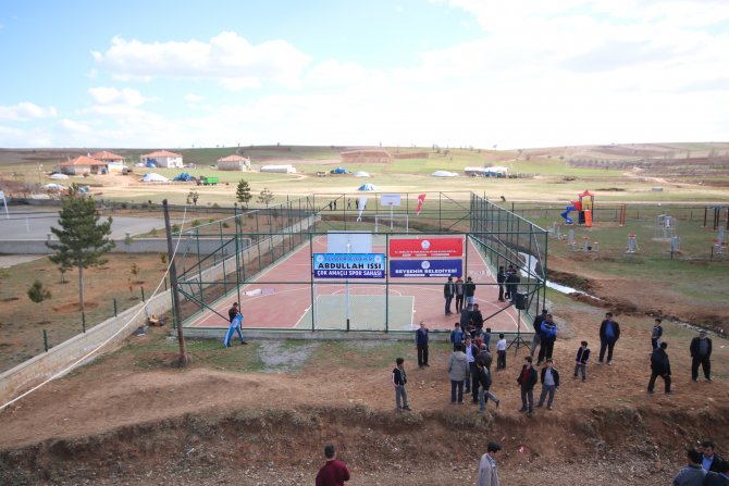 Beyşehir'de çok amaçlı spor sahası hizmete açıldı