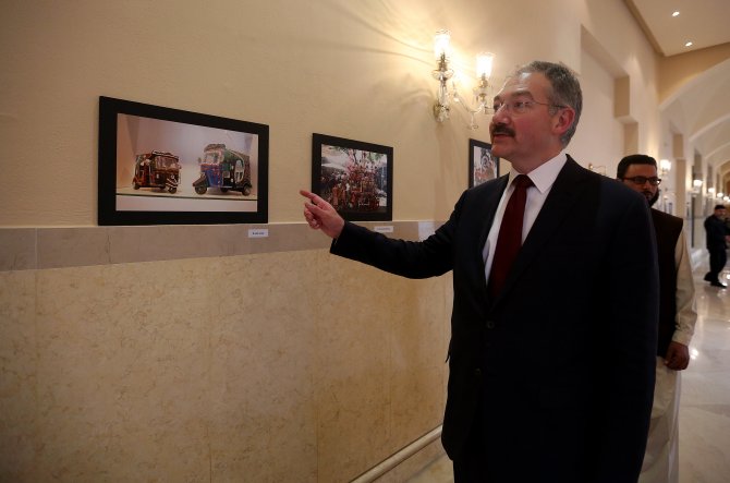 Emekli diplomattan Pakistan'da fotoğraf sergisi