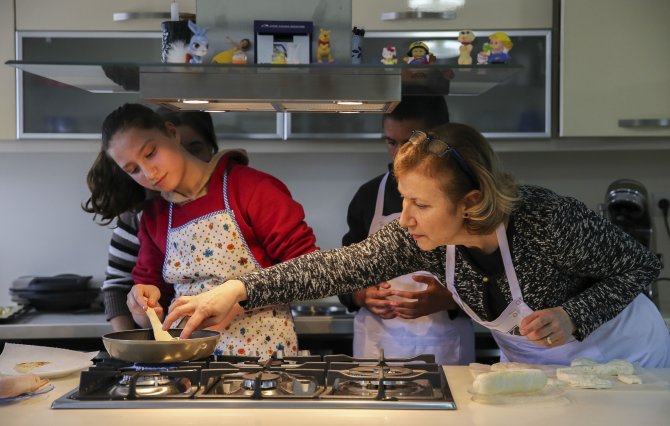 Fenilketonürili çocuklar sağlıklı yaşam için mutfakta