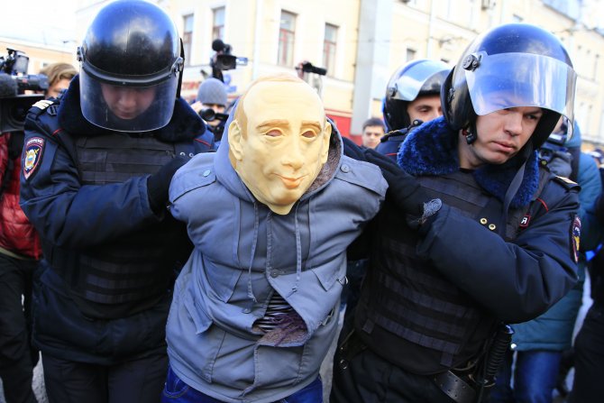 Rus muhalif Nemtsov'un öldürülmesinin 1. yılı