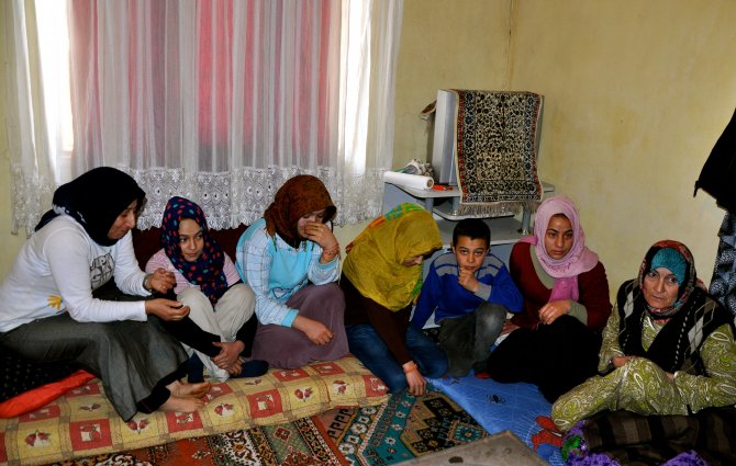 Savaştan kaçan Türkmen aileye mahalleli sahip çıktı