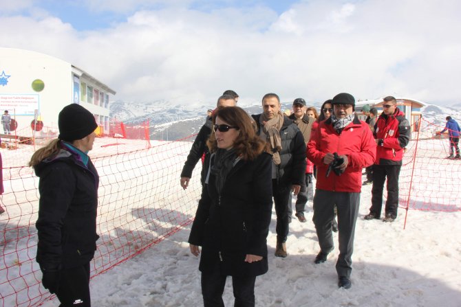 Sivaslı iş adamları Yıldız Dağını gezdi