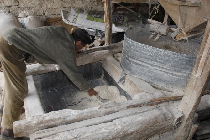 Tarihi değirmen teknolojiye direniyor