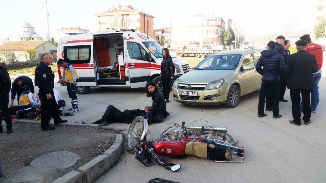 Amasya'da otomobille motosiklet çarpıştı: 2 yaralı