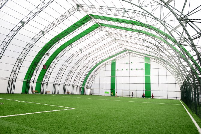 Büyükşehir’den ilçelere halı sahalar